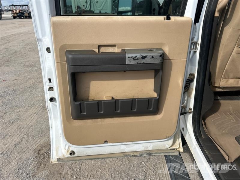 Ford F-450 Ciężarówki typu Platforma / Skrzynia