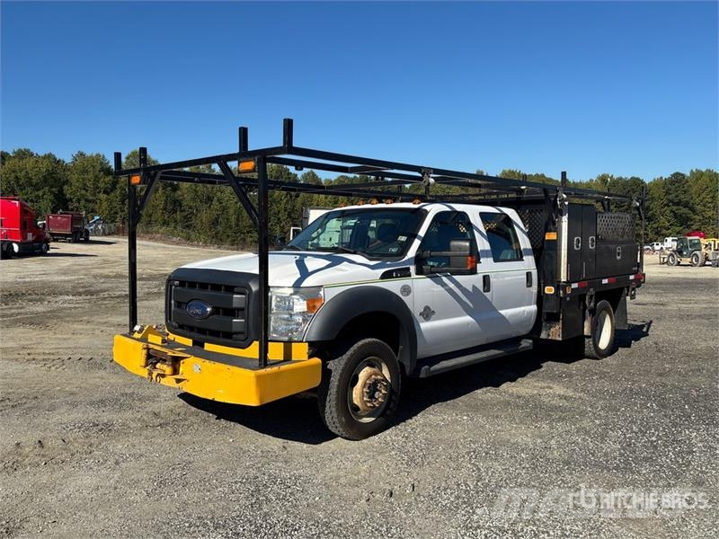 Ford F-450 Tovornjaki s kesonom/platojem