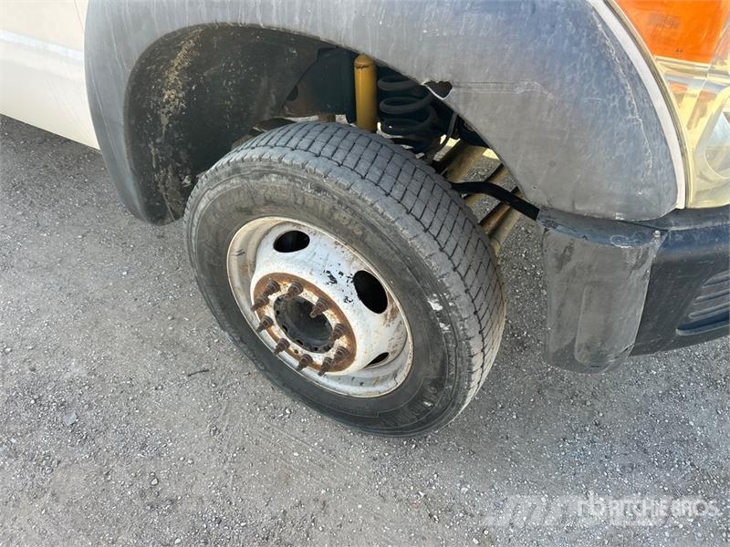 Ford F-450 Platformas/izkraušana no sāniem