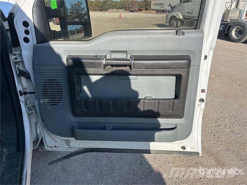 Ford F-450 Platformas/izkraušana no sāniem