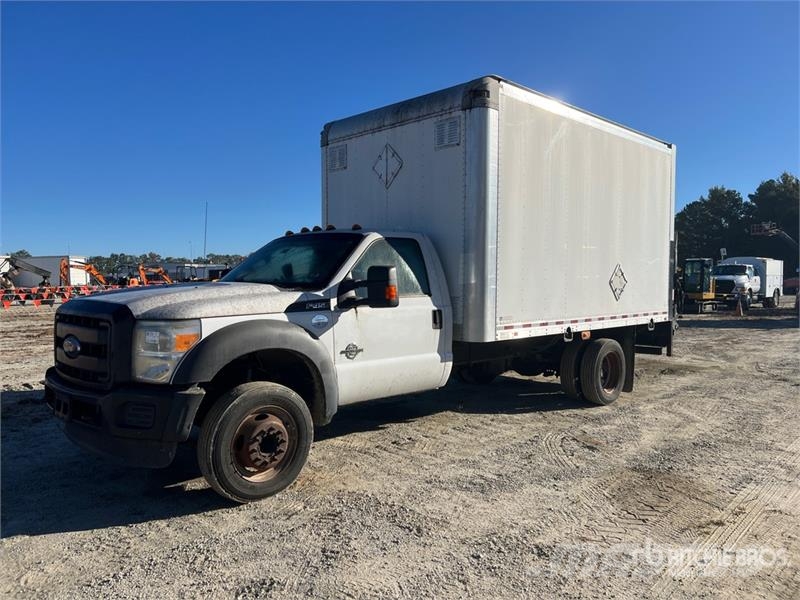 Ford F-450 Skriňová nadstavba