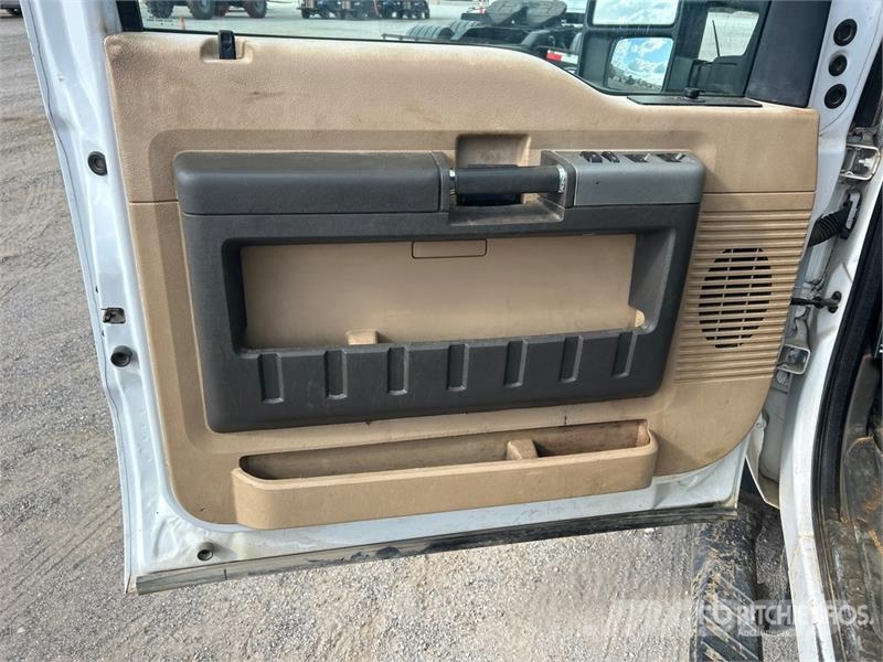 Ford F-450 Ciężarówki typu Platforma / Skrzynia