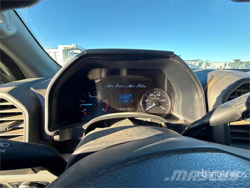 Ford F-450 Ciężarówki typu Platforma / Skrzynia