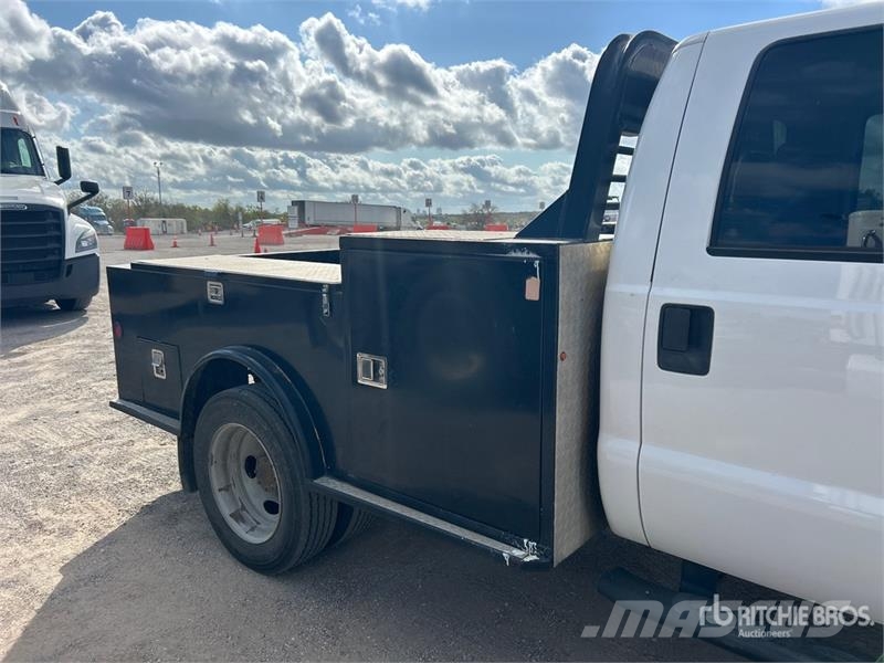 Ford F-450 Ciężarówki typu Platforma / Skrzynia