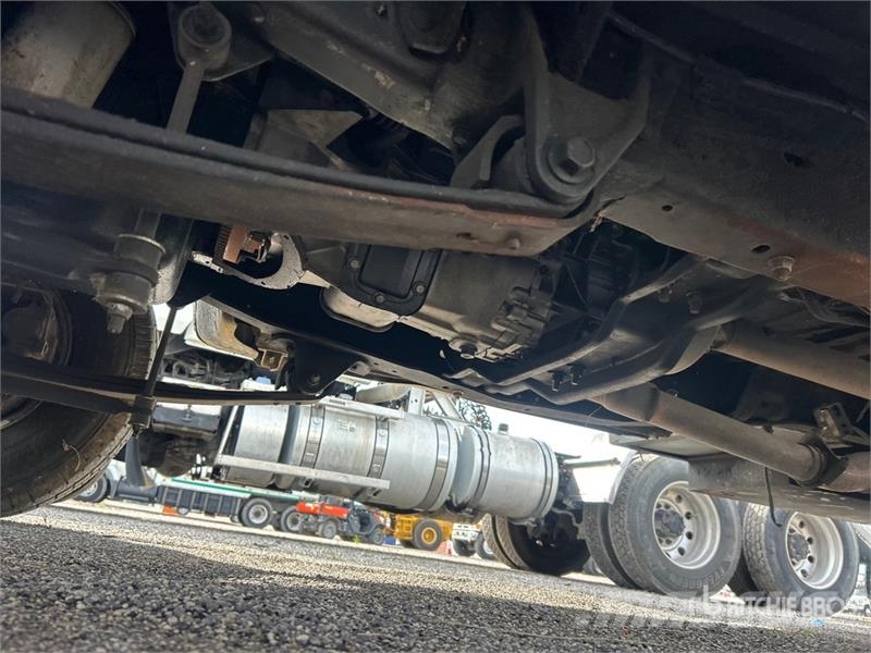 Ford F-450 Flatbed / Dropside trucks