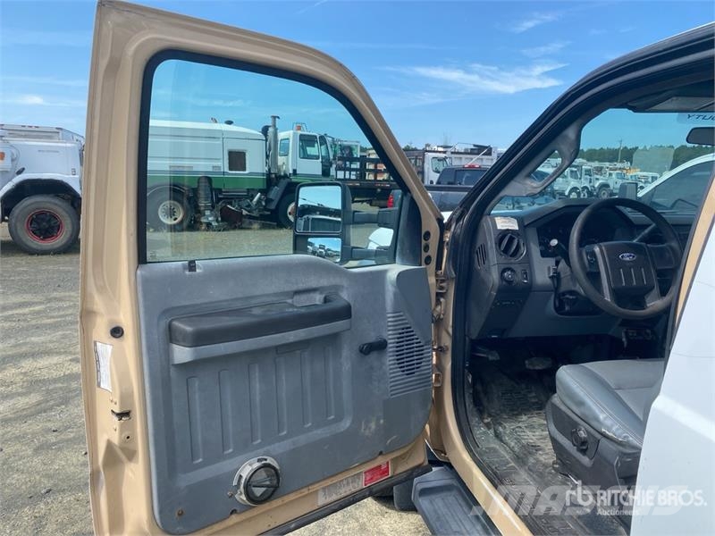 Ford F-450 4x2 Crew Cab Flatbed Dump Truck Sklápěče
