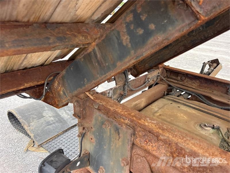 Ford F-450 4x2 Crew Cab Flatbed Dump Truck Kallurid