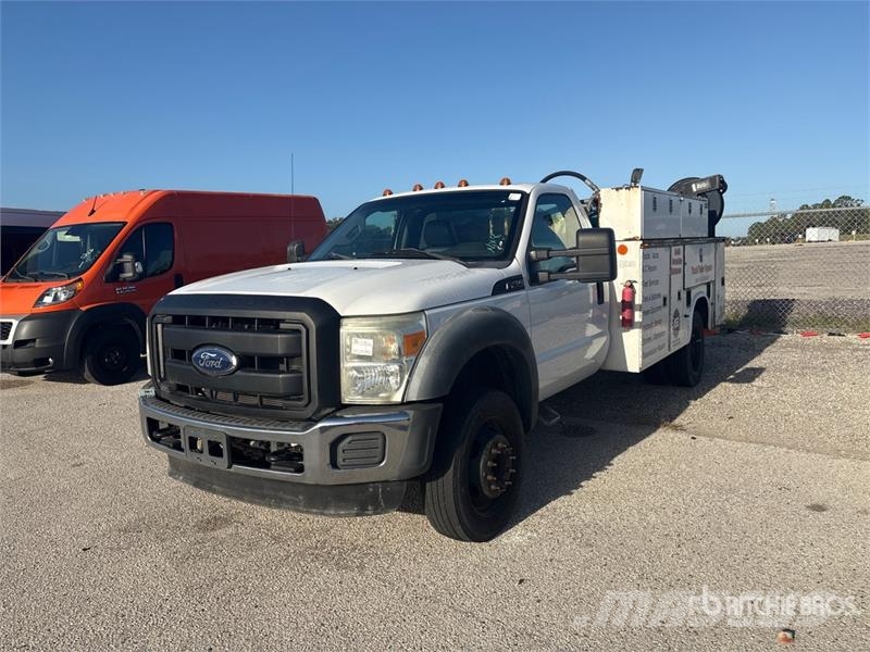 Ford F-450 4x2 Utility Truck Prekucniki