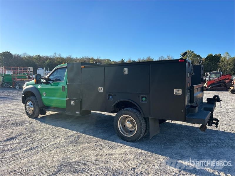 Ford F-450 4x4 Utility Truck Caja abierta/laterales abatibles