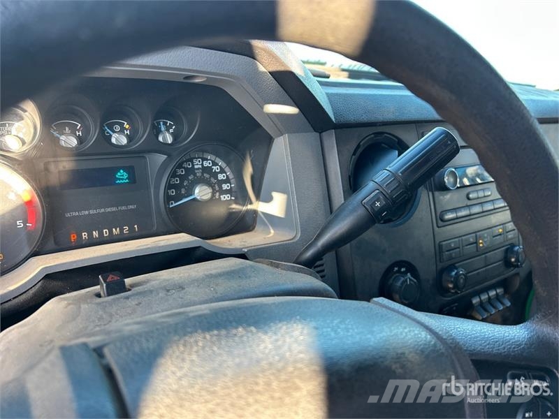 Ford F-450 4x4 Utility Truck Caja abierta/laterales abatibles