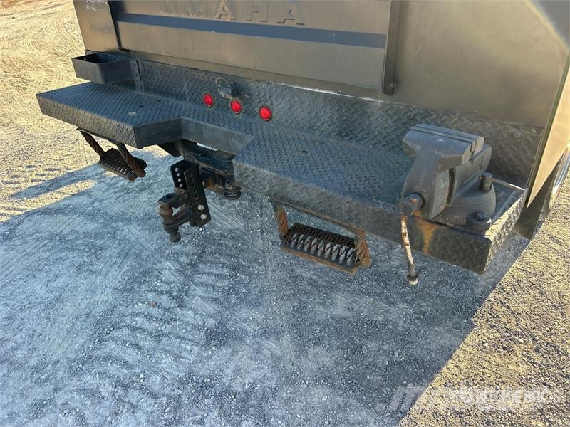 Ford F-450 4x4 Utility Truck Caja abierta/laterales abatibles