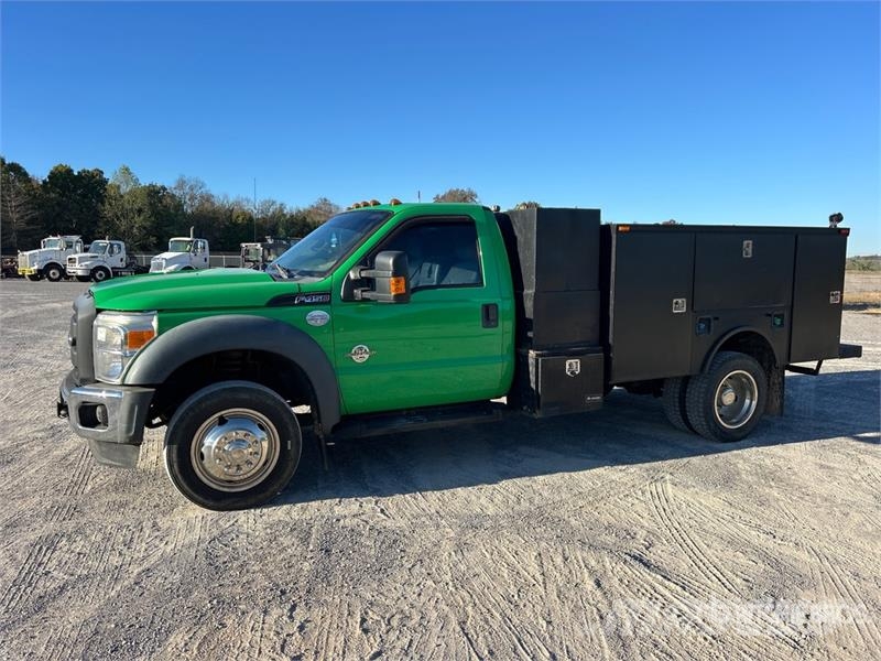 Ford F-450 4x4 Utility Truck Caja abierta/laterales abatibles