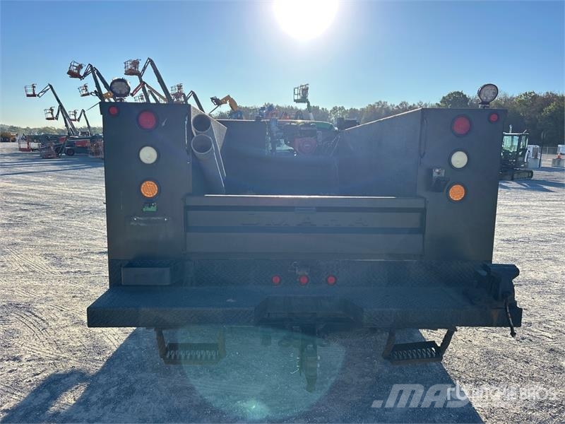 Ford F-450 4x4 Utility Truck Caja abierta/laterales abatibles