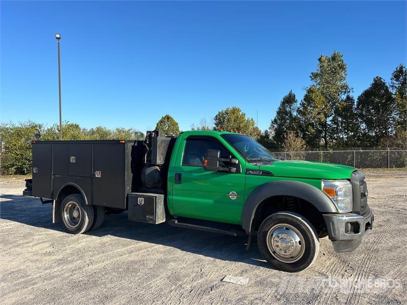 Ford F-450 4x4 Utility Truck Caja abierta/laterales abatibles