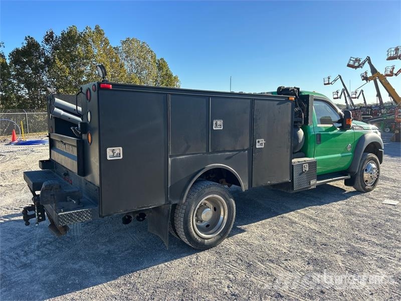 Ford F-450 4x4 Utility Truck Caja abierta/laterales abatibles