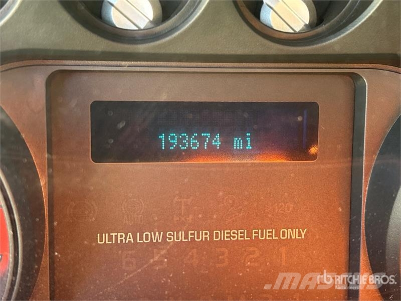 Ford F-450 4x4 Utility Truck Caja abierta/laterales abatibles