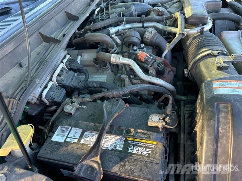 Ford F-450 4x4 Utility Truck Caja abierta/laterales abatibles