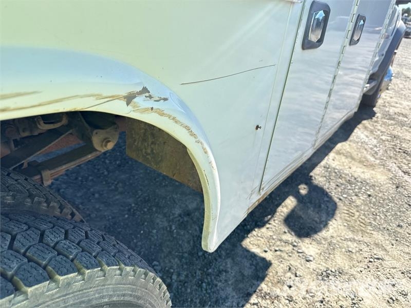 Ford F-450 XL 4x2 Crew Cab Utility Truck Pickup/Sideaflæsning