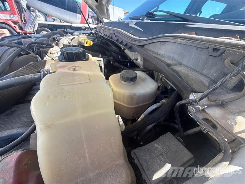 Ford F-450 XL 4x2 Crew Cab Utility Truck Pickup/Sideaflæsning