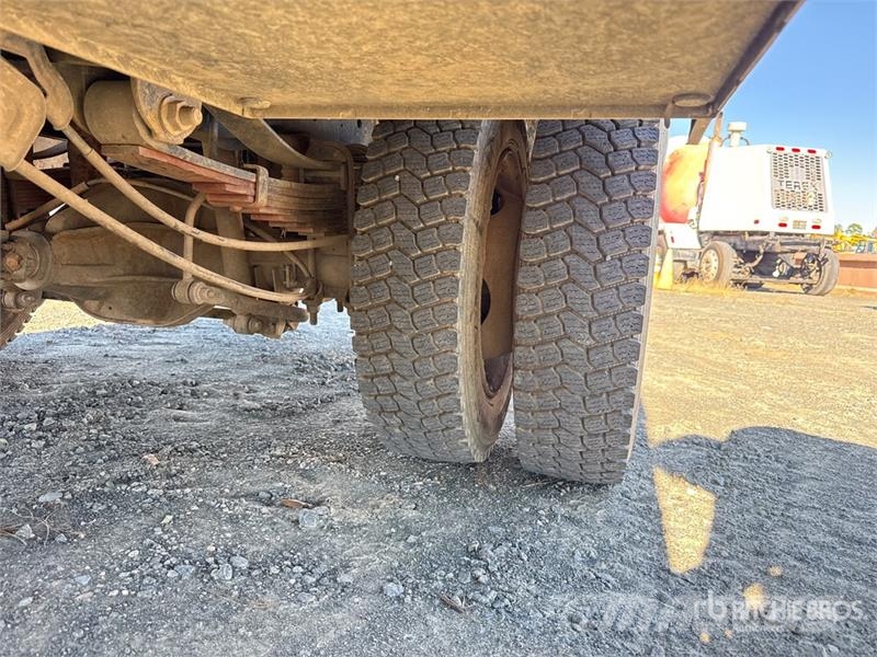 Ford F-450 XL 4x2 Crew Cab Utility Truck Pickup/Sideaflæsning