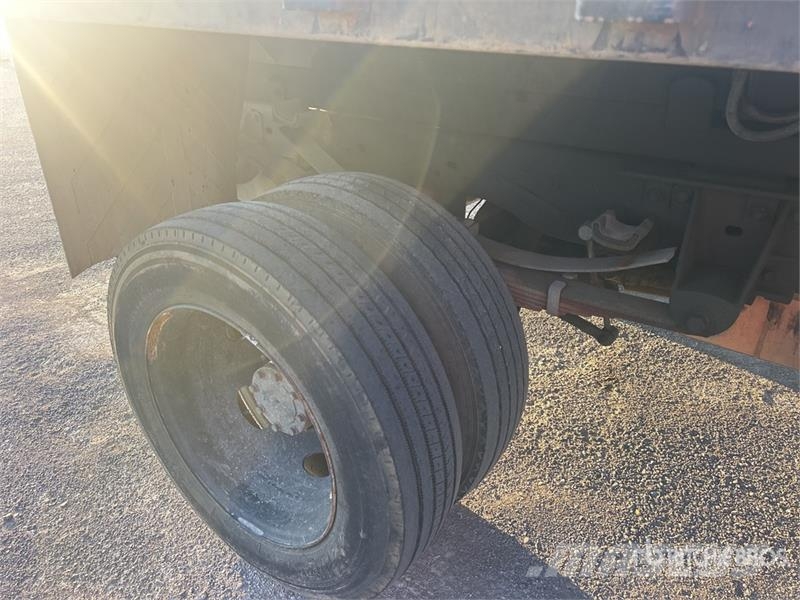 Ford F-450 XL 4x2 Crew Cab Flatbed Dump Truck Tipper trucks