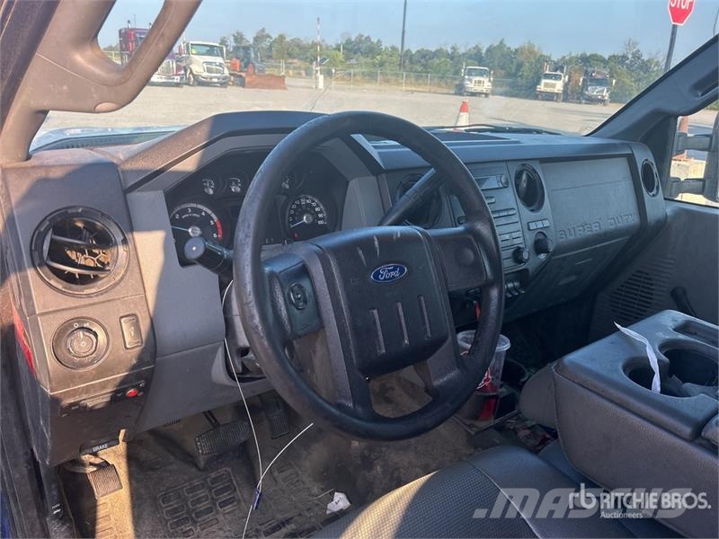 Ford F-450 XL 4x2 Crew Cab Flatbed Dump Truck Tipper trucks