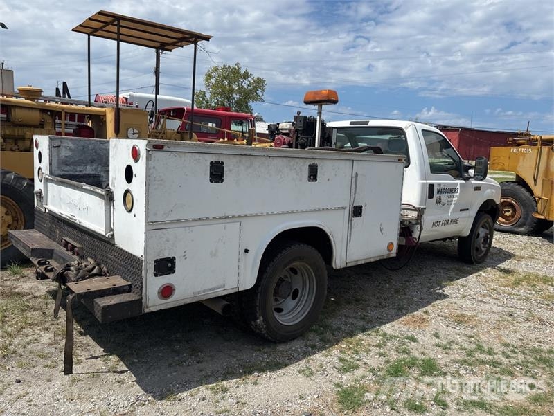 Ford F-450 XL 4x2 Utility Truck (Inoperable) Pick up/Dropside