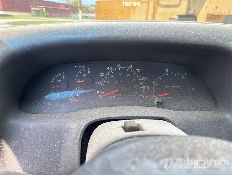 Ford F-450 XL 4x2 Utility Truck (Inoperable) Pick up/Dropside