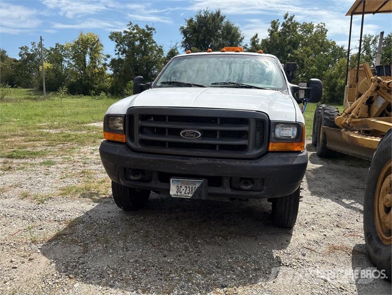 Ford F-450 XL 4x2 Utility Truck (Inoperable) Pick up/Dropside