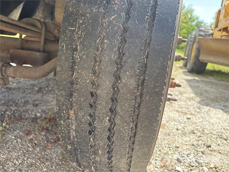 Ford F-450 XL 4x2 Utility Truck (Inoperable) Pick up/Dropside