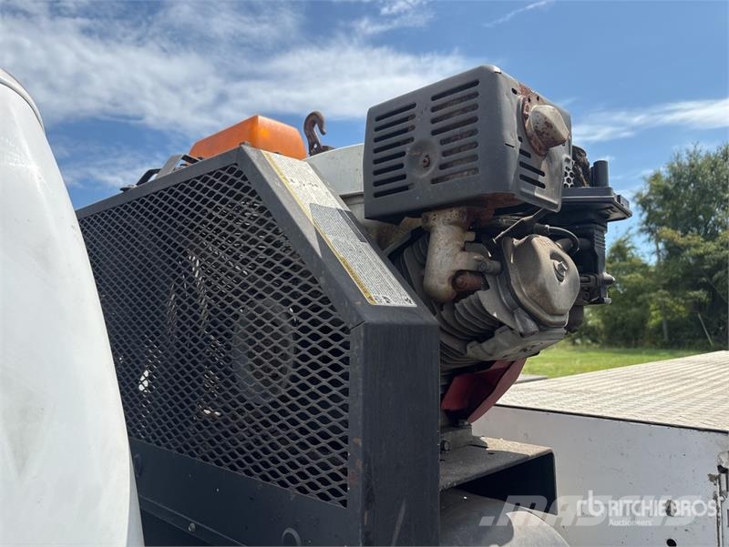 Ford F-450 XL 4x2 Utility Truck (Inoperable) Pick up/Dropside
