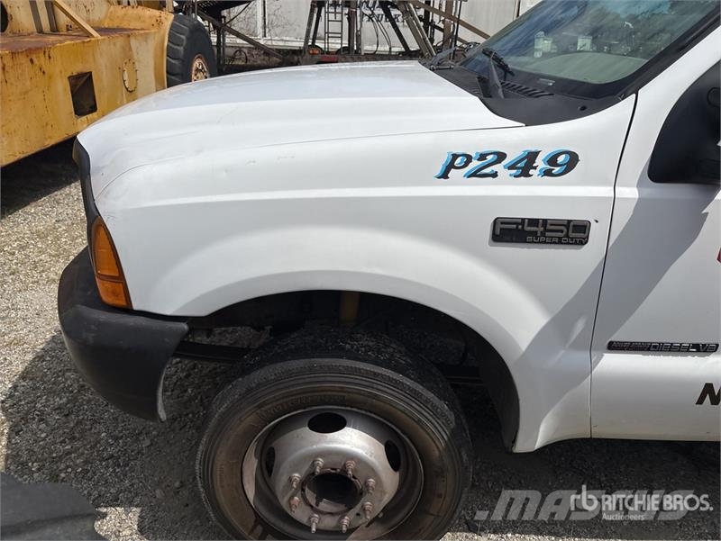 Ford F-450 XL 4x2 Utility Truck (Inoperable) Pick up/Dropside