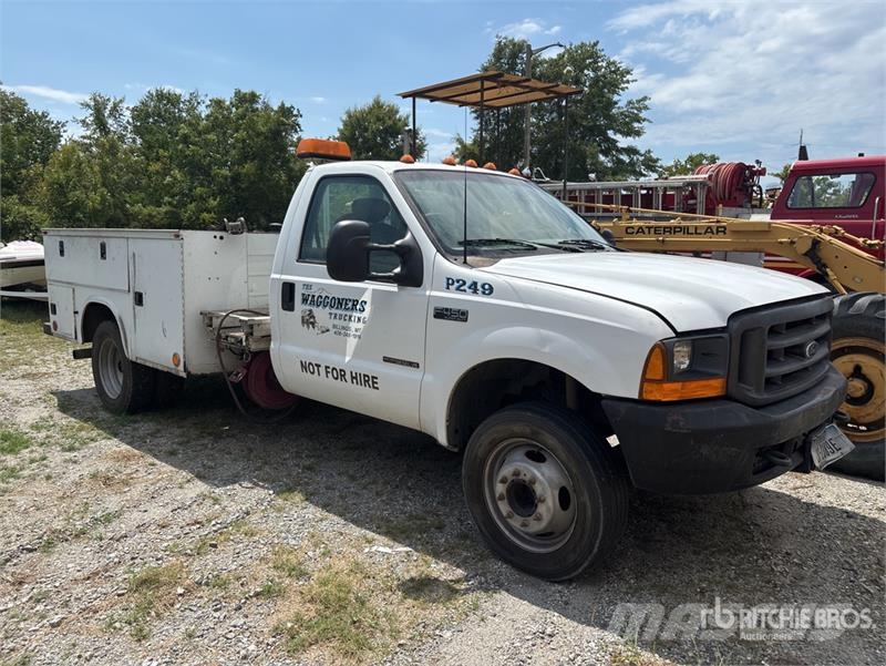 Ford F-450 XL 4x2 Utility Truck (Inoperable) Pick up/Dropside