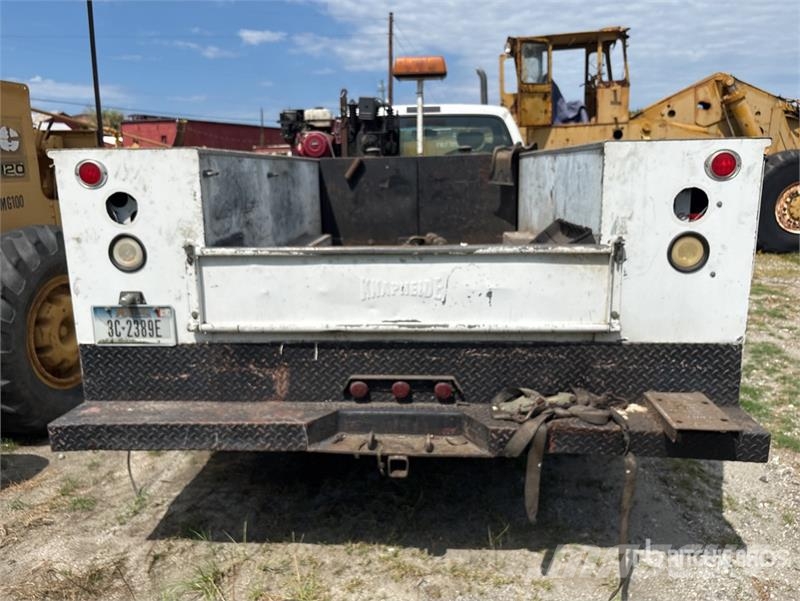 Ford F-450 XL 4x2 Utility Truck (Inoperable) Pick up/Dropside