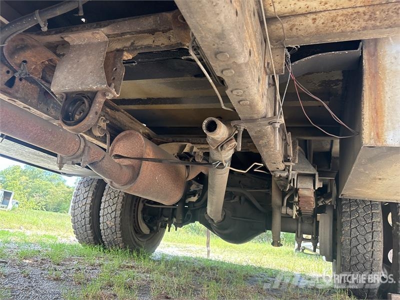 Ford F-450 XL 4x2 Utility Truck (Inoperable) Pick up/Dropside