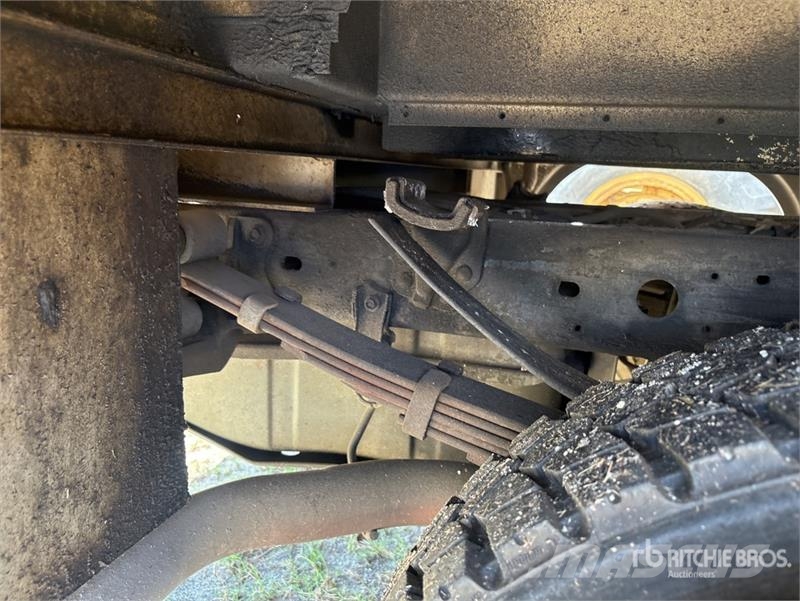 Ford F-450 XL 4x2 Utility Truck (Inoperable) Pick up/Dropside