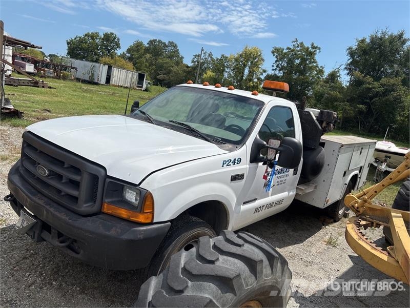 Ford F-450 XL 4x2 Utility Truck (Inoperable) Pick up/Dropside