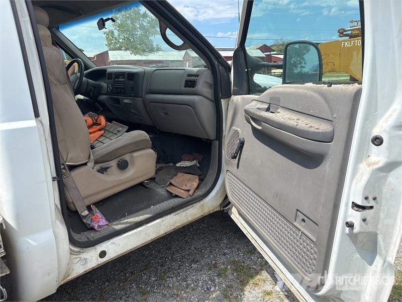 Ford F-450 XL 4x2 Utility Truck (Inoperable) Pick up/Dropside