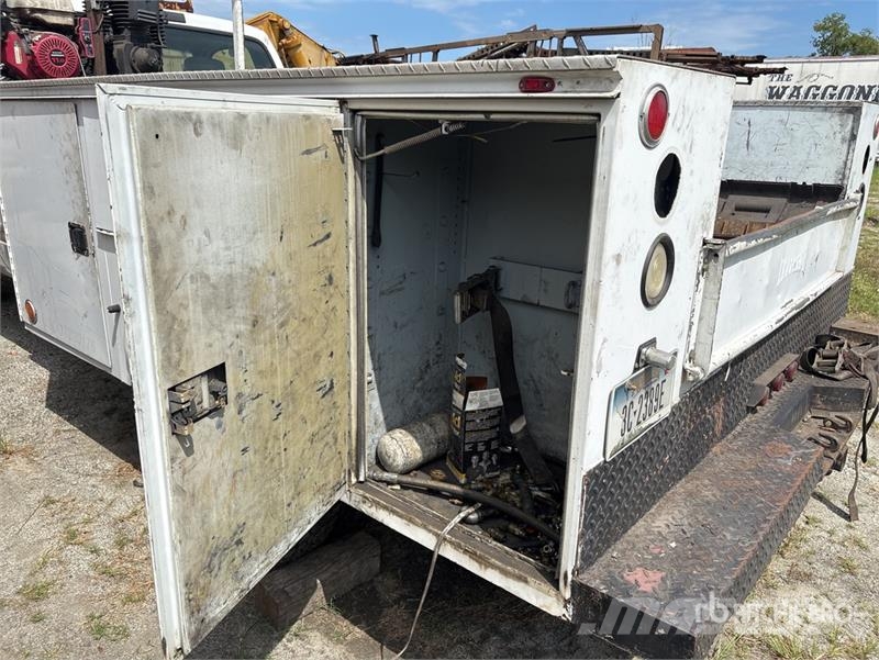 Ford F-450 XL 4x2 Utility Truck (Inoperable) Pick up/Dropside