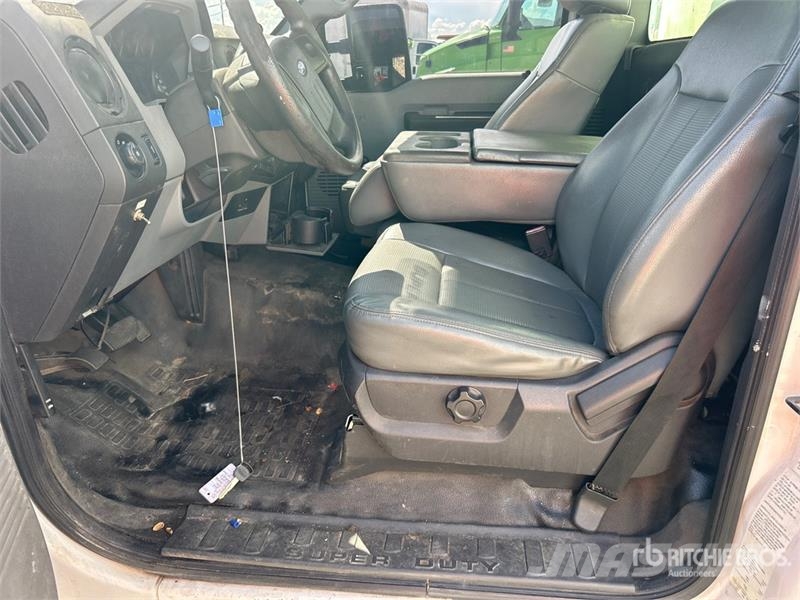 Ford F-450 XL 4x2 Van Truck (Inoperable) Sanduk kamioni