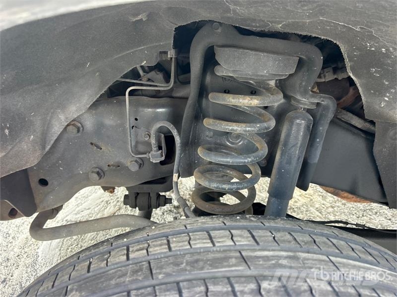 Ford F-450 XL 4x2 Van Truck (Inoperable) Sanduk kamioni