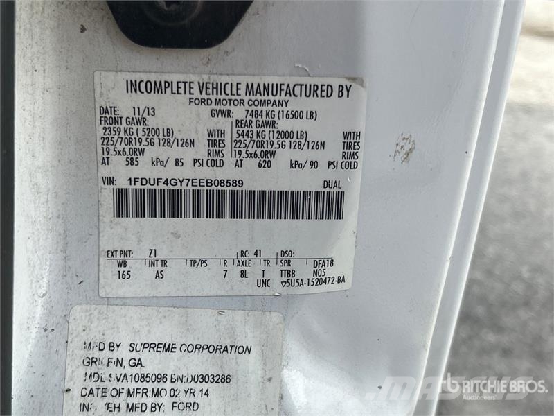 Ford F-450 XL 4x2 Van Truck (Inoperable) Sanduk kamioni