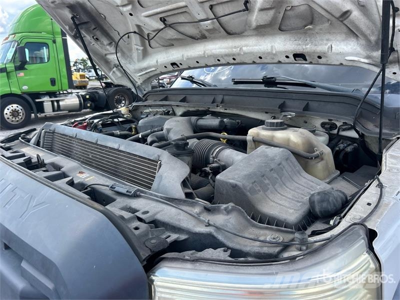 Ford F-450 XL 4x2 Van Truck (Inoperable) Sanduk kamioni