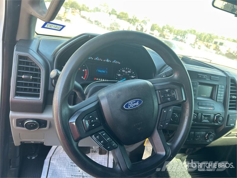 Ford F-450 XL 4x4 Extended Cab Service Truck Municipal / general purpose vehicles