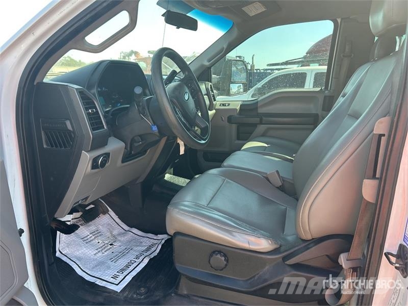 Ford F-450 XL 4x4 Extended Cab Service Truck Municipal / general purpose vehicles