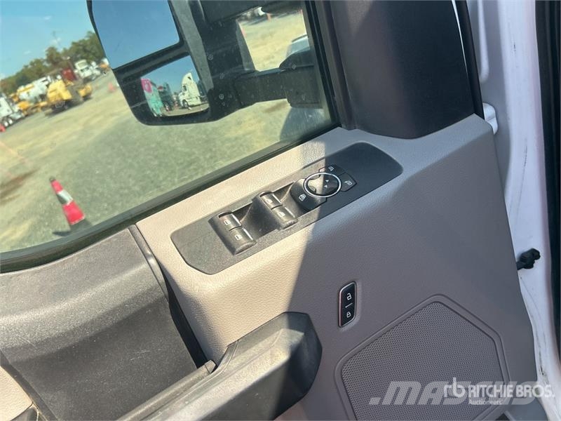 Ford F-450 XL 4x4 Extended Cab Service Truck Municipal / general purpose vehicles