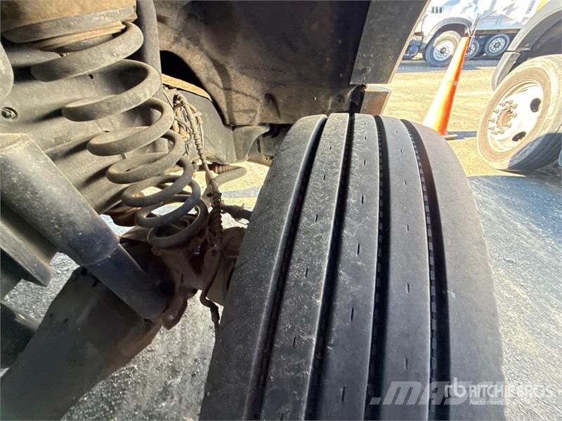 Ford F-550 Ciężarówki typu Platforma / Skrzynia
