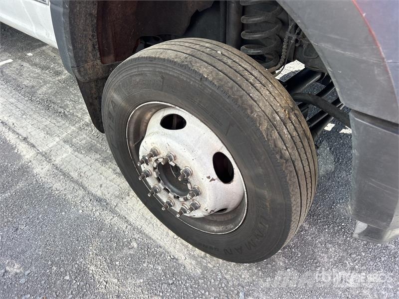 Ford F-550 Plataformas aéreas montadas em caminhão