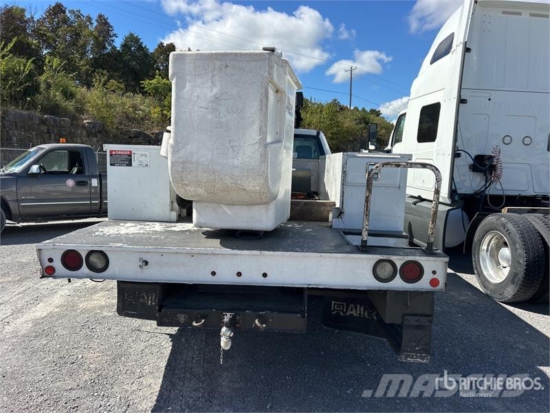 Ford F-550 Plataformas aéreas montadas em caminhão