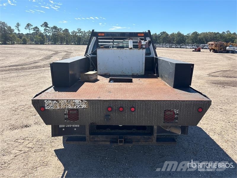 Ford F-550 Platformas/izkraušana no sāniem